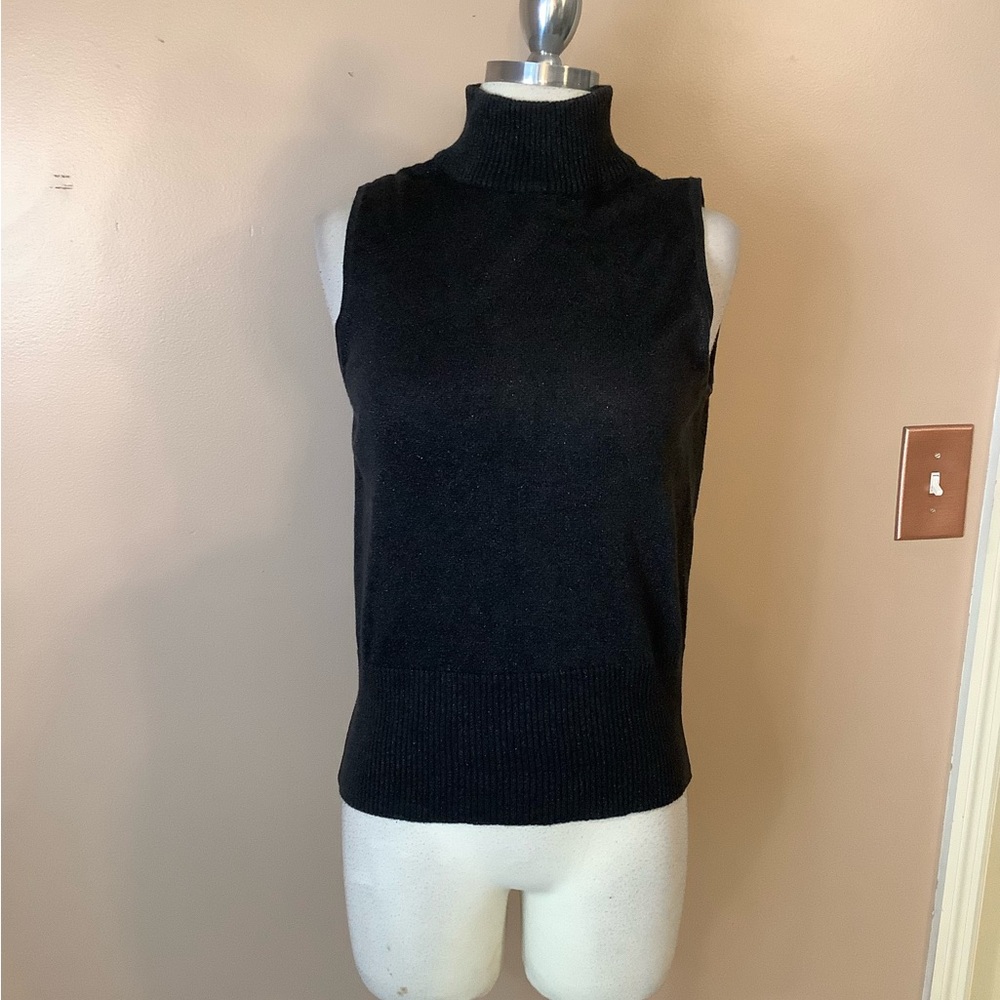 Liz Claiborne Black Sleeveless Turtleneck Knit Top